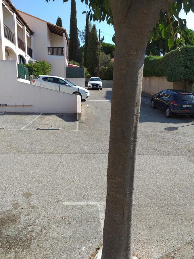 Joli Studio Res Au Calme En Rez De Jardin A Bandol. Luaran gambar