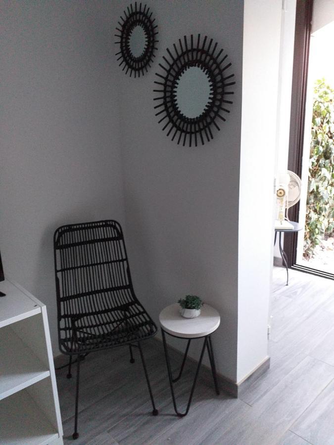 Joli Studio Res Au Calme En Rez De Jardin A Bandol. Luaran gambar