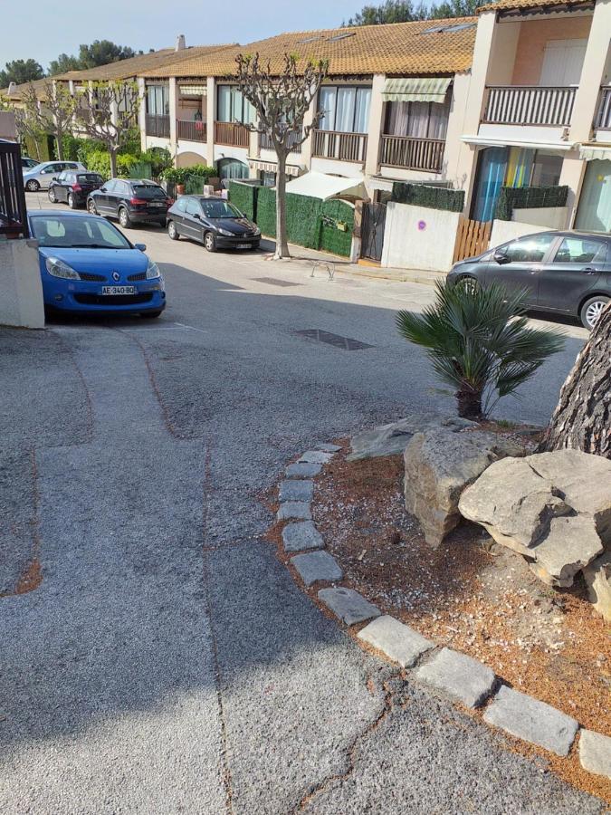 Joli Studio Res Au Calme En Rez De Jardin A Bandol. Luaran gambar